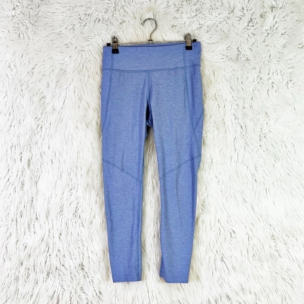 Outdoor Voices 3/4 warmup leggings in lilac - Picture 3 of 6
